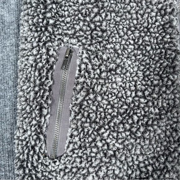 Thread + Supply Anthropologie Womens XS Gray White Soft Fuzzy Fleece Zip Vest - Picture 4 of 11